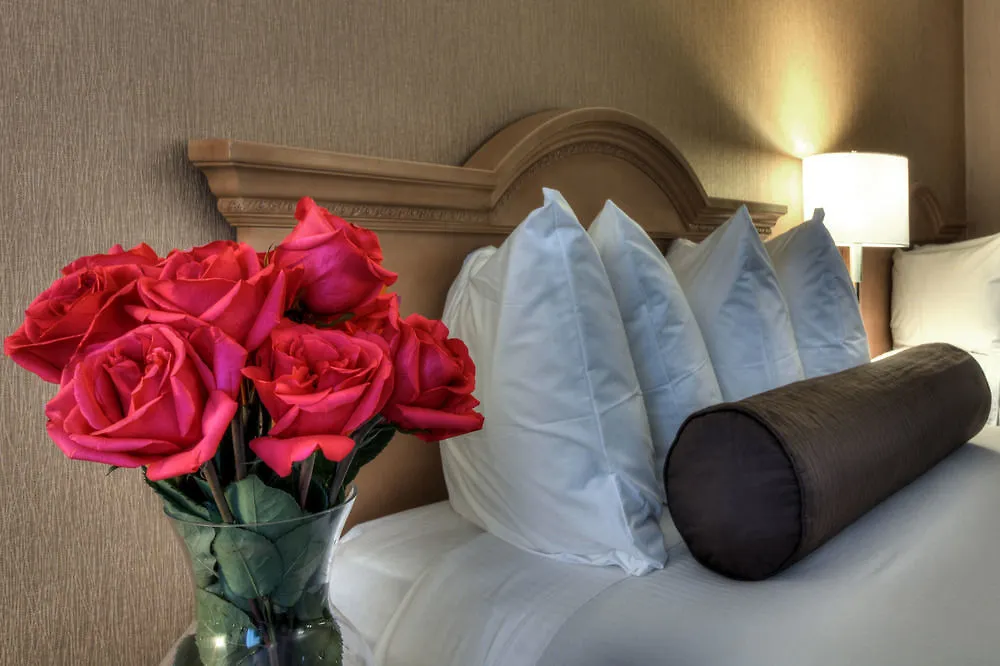 Ramada By Wyndham Costa Mesa/Newport Beach Hotel