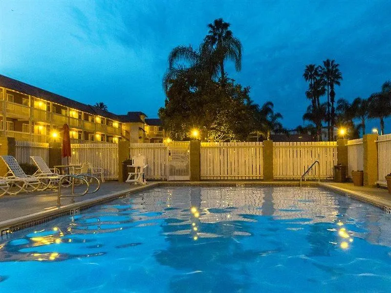 Hotel Ramada By Wyndham Costa Mesa/Newport Beach