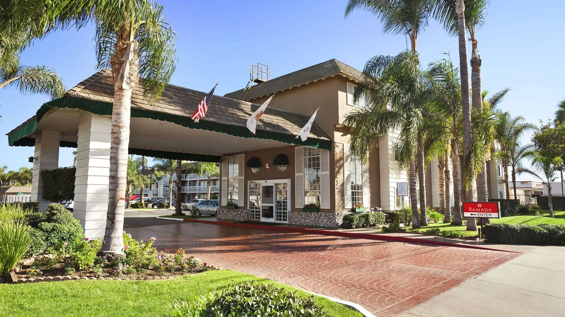 Hotel Ramada By Wyndham Costa Mesa/Newport Beach