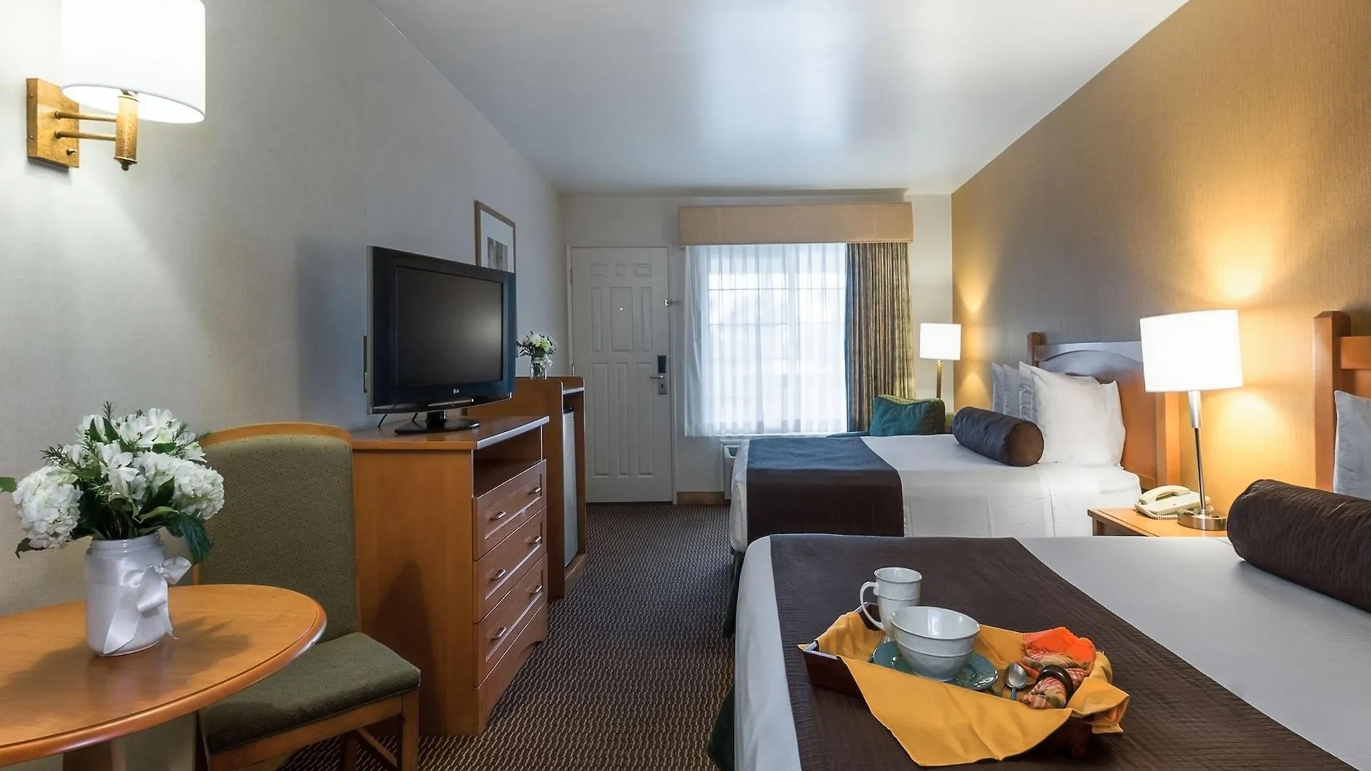 Hotel Ramada By Wyndham Costa Mesa/Newport Beach