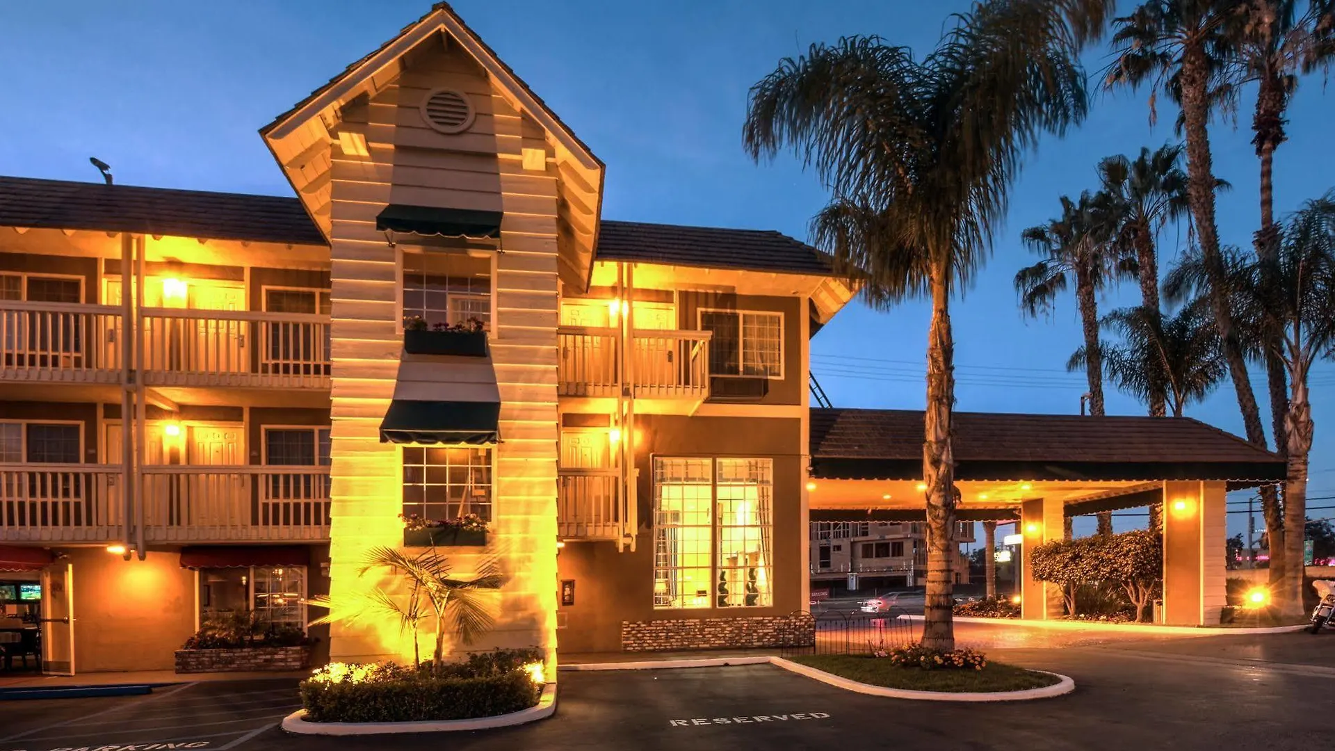 Ramada By Wyndham Costa Mesa/Newport Beach 3*,